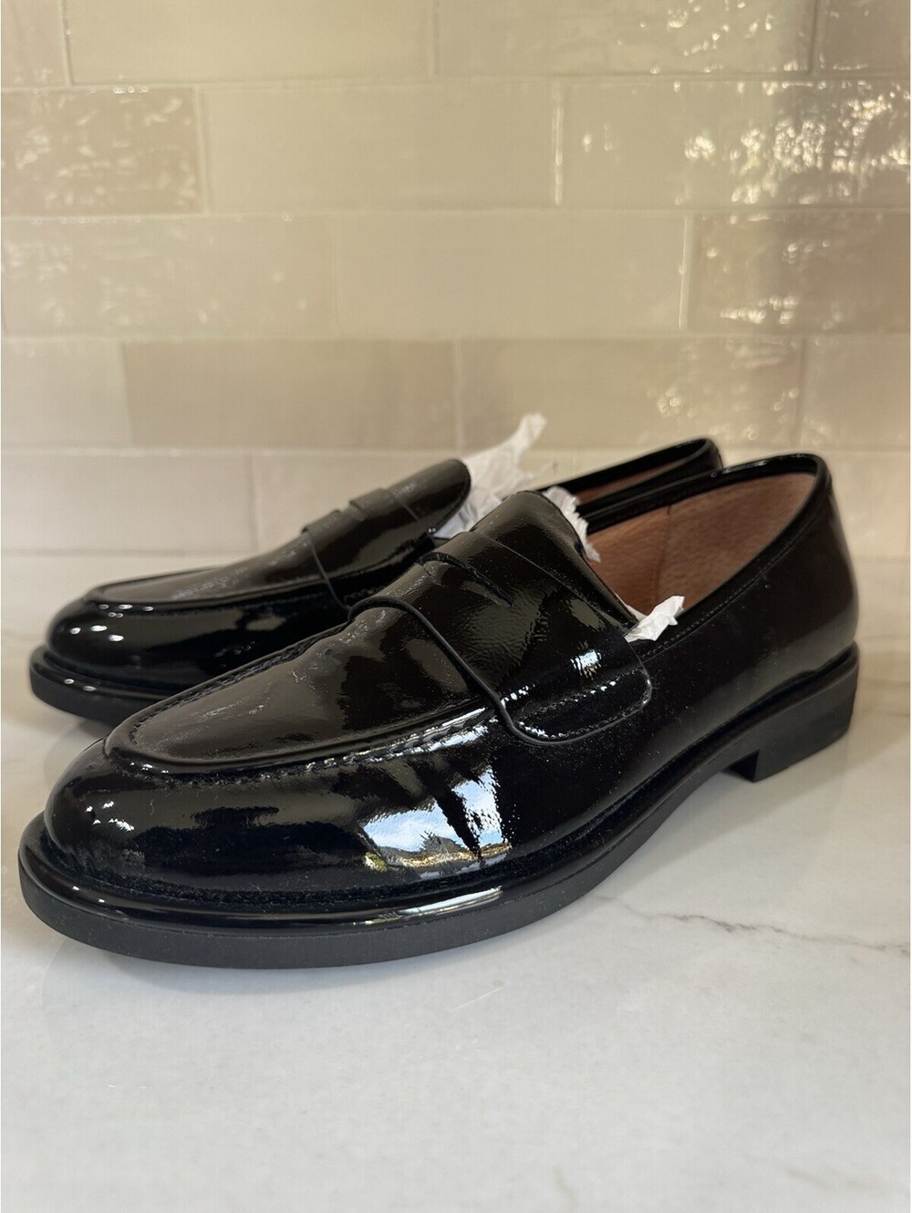GENTLE SOULS By Kenneth Cole Cybil Loafer Black Patent Leather Size 8.5